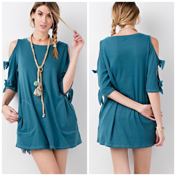 Tops - New For Spring! Cold Sleeve Pocket Tunic!